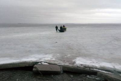 Под Днепром мужчина погиб во время рыбалки на льду (фото)