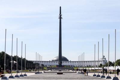 Путин осмотрел экспозиции в Музее Победы на Поклонной горе