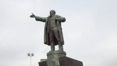 Последний памятник Ленину демонтировали на Украине