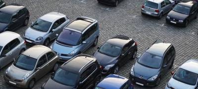 Эксперт назвал "крайне опасную ошибку" при парковке автомобиля