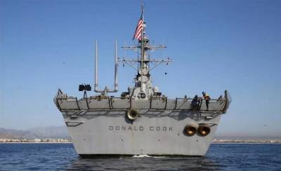 Вошедший в Черное моря эсминец ВМС США получил предупреждения о наведении на него ракет