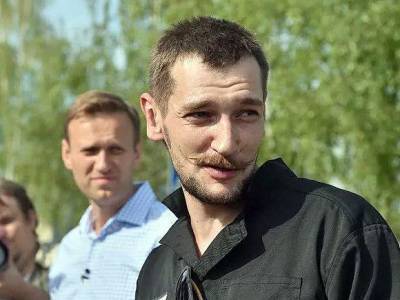Полицейские в Москве увезли Олега Навального после обыска