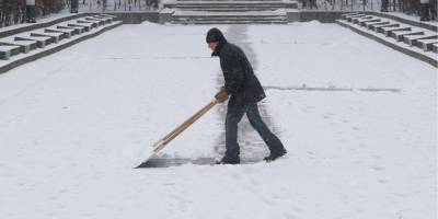 До 40 см снега: семь областей Украины могут перейти на дистанционное обучение из-за непогоды