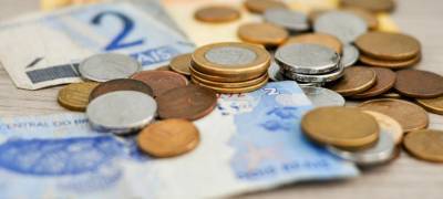 Финансисты объяснили, почему россияне стали активнее скупать валюту