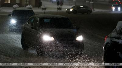 ДПС "Стрела" рекомендует водителям и пешеходам быть особенно внимательными в снегопад