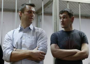 Полицейские увезли брата Навального в неизвестном направлении