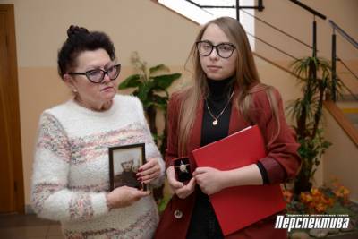 В Гродно утерянный орден передали дочке ветерана войны