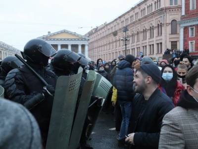 Петербуржец, призывавший в соцсети выйти на митинг за Навального, получил семь суток ареста