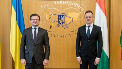 Кулеба и Сийярто обсудили «сепаратизм» украинских венгров
