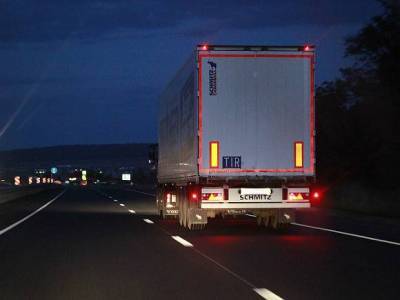 Четыре грузовика попали в «замес» в Ленобласти: один водитель погиб