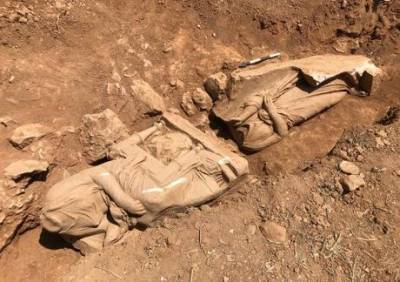 В Греции нашли две статуи возрастом более 2000 лет (ФОТО)