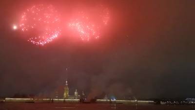 Салют прогремел над Петербургом в день 77-летия снятия блокады