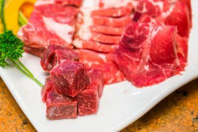 5 полезных лайфхаков, как правильно размораживать мясо