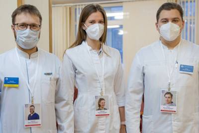 Более пяти тысяч медработников в Москве получили "добрые бейджи"