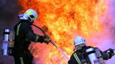 Трех пострадавших госпитализировали после пожара на заводе в Перми