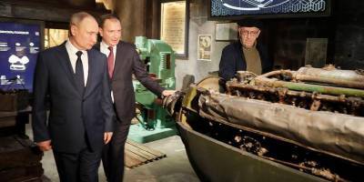 Путин в Музее Победы осмотрел экспозицию о жизни советского народа в годы ВОВ