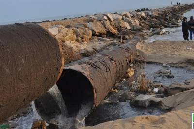 В Каспийское море сбрасывали канализацию