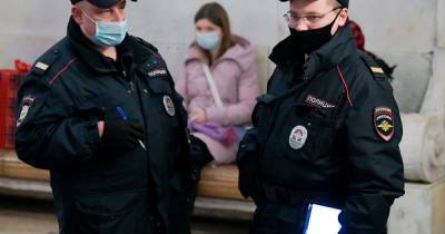 Остановленный без перчаток пассажир московского метро оказался преступником