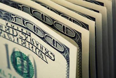 Курс доллара впервые с декабря поднялся выше 76 рублей