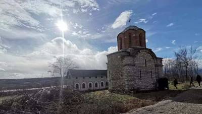Косовские албанцы устроили «тихий погром» древнего сербского храма