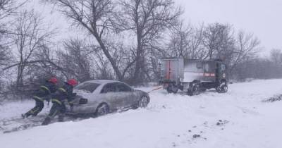 Снегопад в Украине: в областях ограничивают движение транспорта