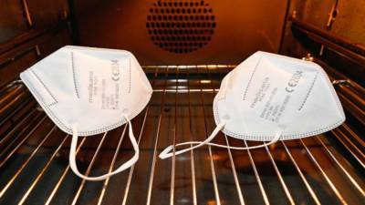 Целыми днями проветривать или «запечь» в духовке: как можно повторно использовать респираторы FFP2