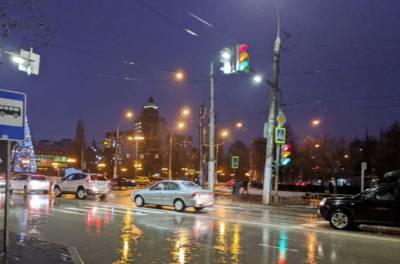 Светофор на перекрестке улиц Терешковой и Космонавтов в Липецке починят к 14:00