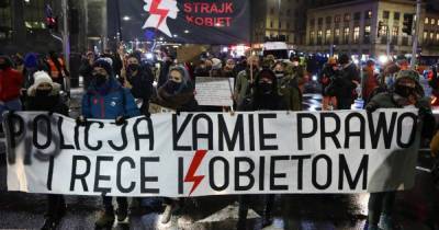 В Польше анонсировали массовые протесты из-за вступления в силу запрета на аборты
