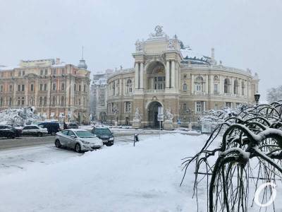 Одесский оперный театр приглашает на «Зимний променад»