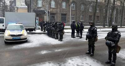Полицию и Нацгвардию бросили на защиту властей от ФОПов