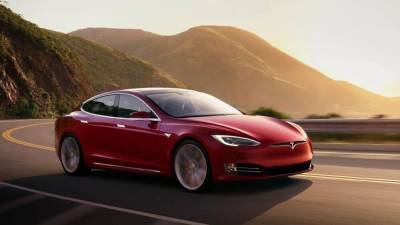 Tesla тестирует обновленный электрический седан Model S Palladium