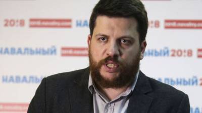 СК возбудил дело против навальниста Волкова за призыв подростков на акции