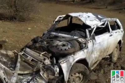 В Дагестане машина сорвалась в обрыв, погиб человек