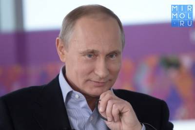 Владимир Путин поручил проиндексировать зарплаты всех работников с 1 февраля