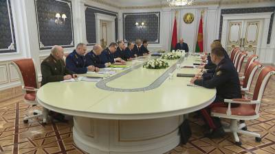 А. Лукашенко собрал совещание по вопросам совершенствования законодательства