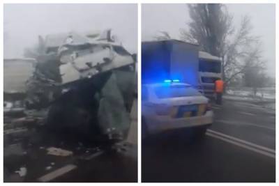 Фуры столкнулись на трассе Одесса-Николаев, есть пострадавшие: кадры масштабного ДТП