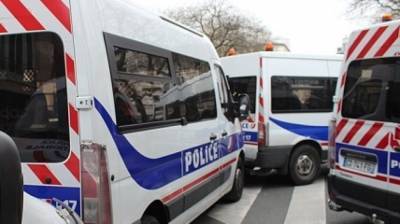 Полиция Франции задержала девять несовершеннолетних за нападение на подростка