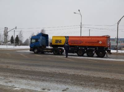 В Тверской области автоинспекторы устроили «облаву» на таксистов и водителей грузовиков