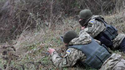 Солдаты ВСУ заминировали местность вблизи населенного пункта Попасная в Донбассе