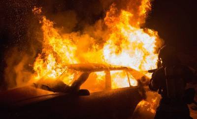 В Тюменской области за сутки пожарные потушили четыре горевших автомобиля