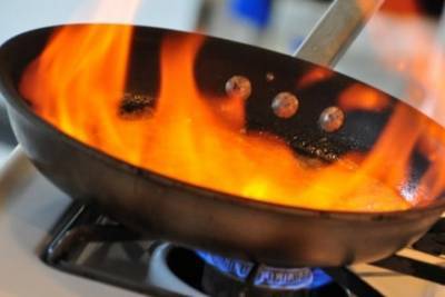 Жительница Чувашии погибла, загоревшись от плиты, на которой готовила еду