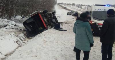 В Полтавской области перевернулся микроавтобус с пассажирами: есть пострадавшие