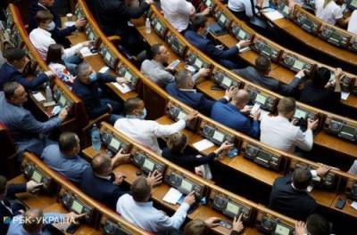Запуск COVID-вакцинации в Украине: Рада одобрила закон за основу