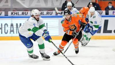 «Салават Юлаев» обыграл «Амур» и вышел в плей-офф КХЛ