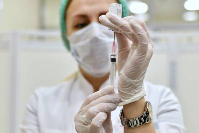 Производство вакцины от COVID-19 в России идет с опережением графика – Путин