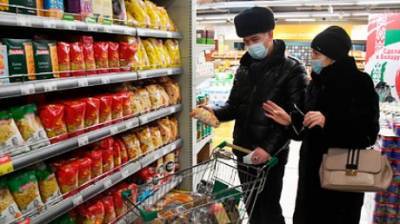 Траты россиян на базовые продукты питания резко выросли