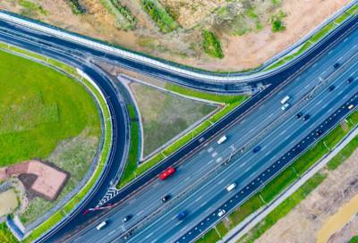 До 2035 года в Ленобласти планируют построить 88 участков дорог и 41 развязку