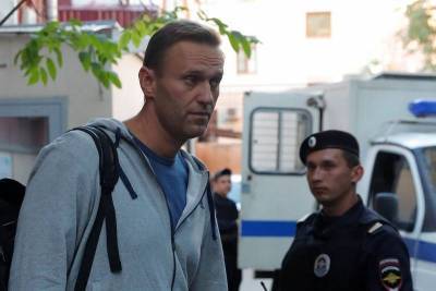 Мособлсуд оставил Навального под стражей