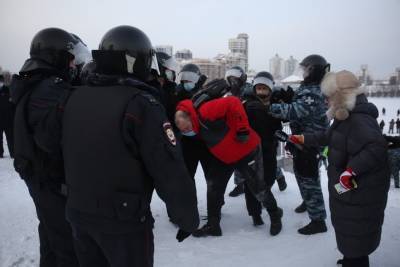 Правозащитники нашли нарушения в действиях полиции на акции Навального в Екатеринбурге