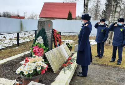 В Лаврово почтили память солдат, погибших в годы блокады Ленинграда
